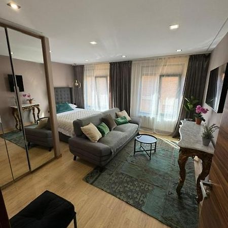 Piso De Dos Dormitorios Con Reforma De Diseno 桑特费柳德吉克索尔斯 外观 照片