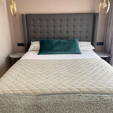 Piso De Dos Dormitorios Con Reforma De Diseno 桑特费柳德吉克索尔斯 外观 照片