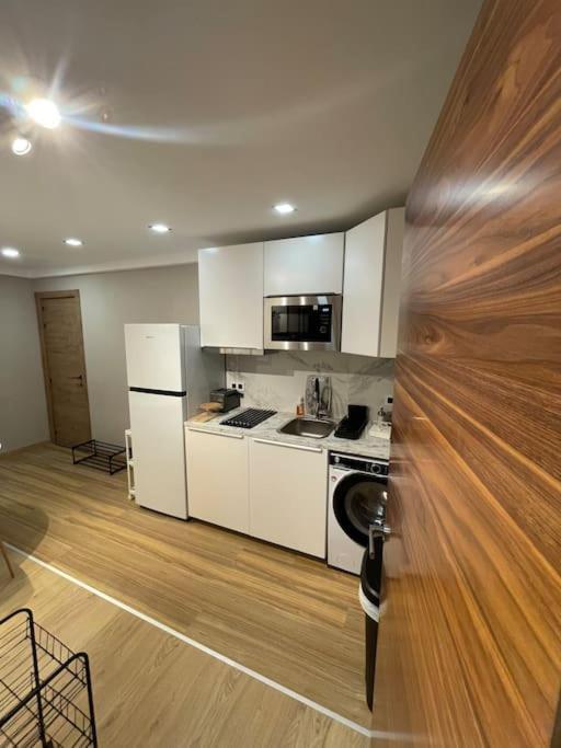 Piso De Dos Dormitorios Con Reforma De Diseno 桑特费柳德吉克索尔斯 外观 照片